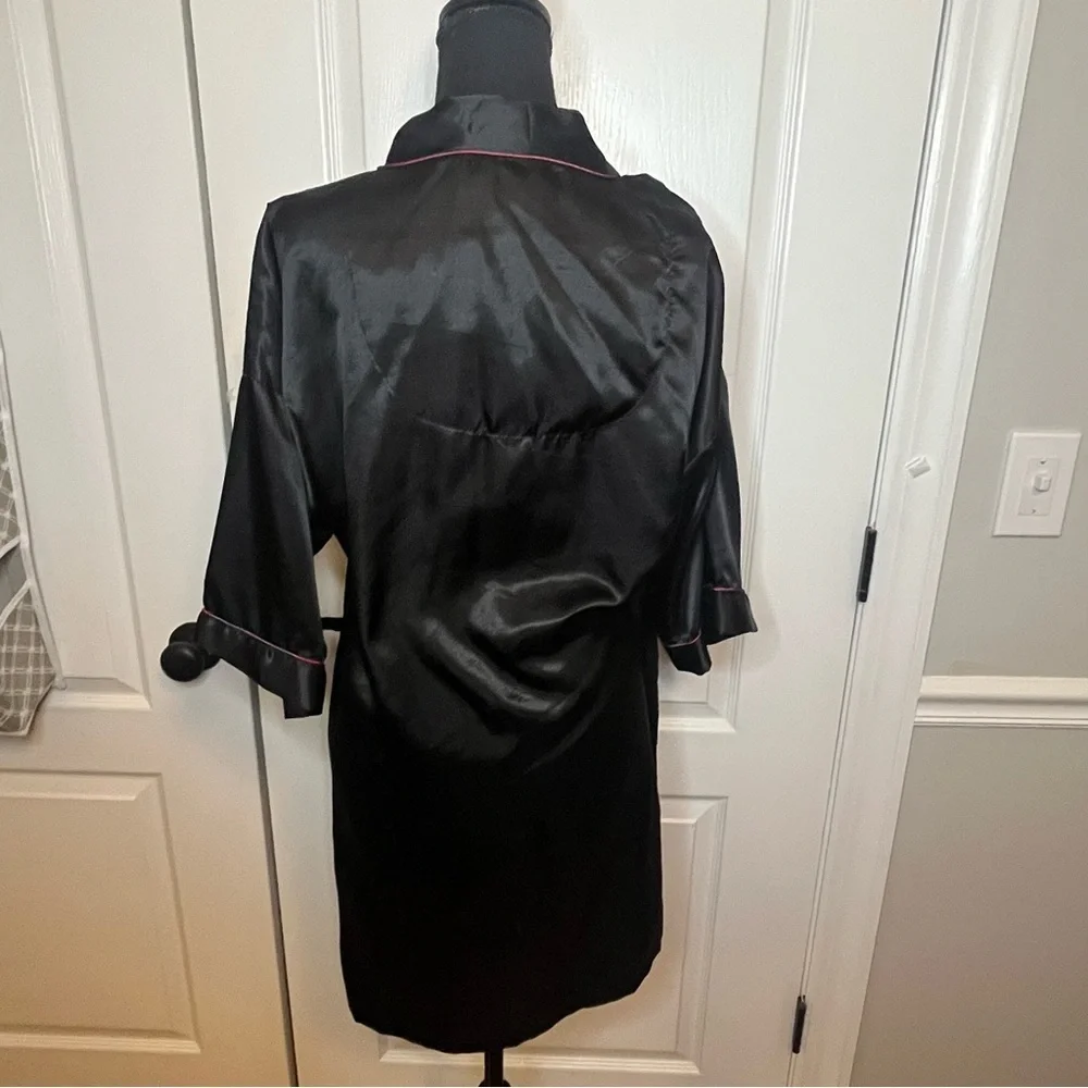 Vintage Liz Banks Satin Kimono Robe Black Pink Floral Embroidery Lounge Wear